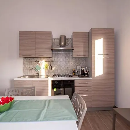 Andrea San Lorenzo Apartment Noto
